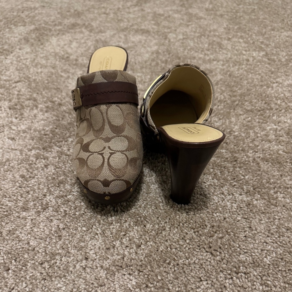 Coach Signature Tan & Brown Ivy Clog Heels. Size 9 - Picture 3 of 7